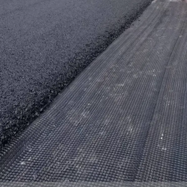 Roadbed Protector - Fiberglass Geogrid  ls